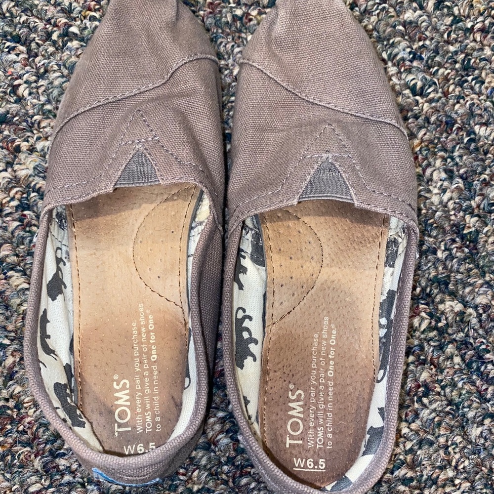 Grey TOMS size 6.5